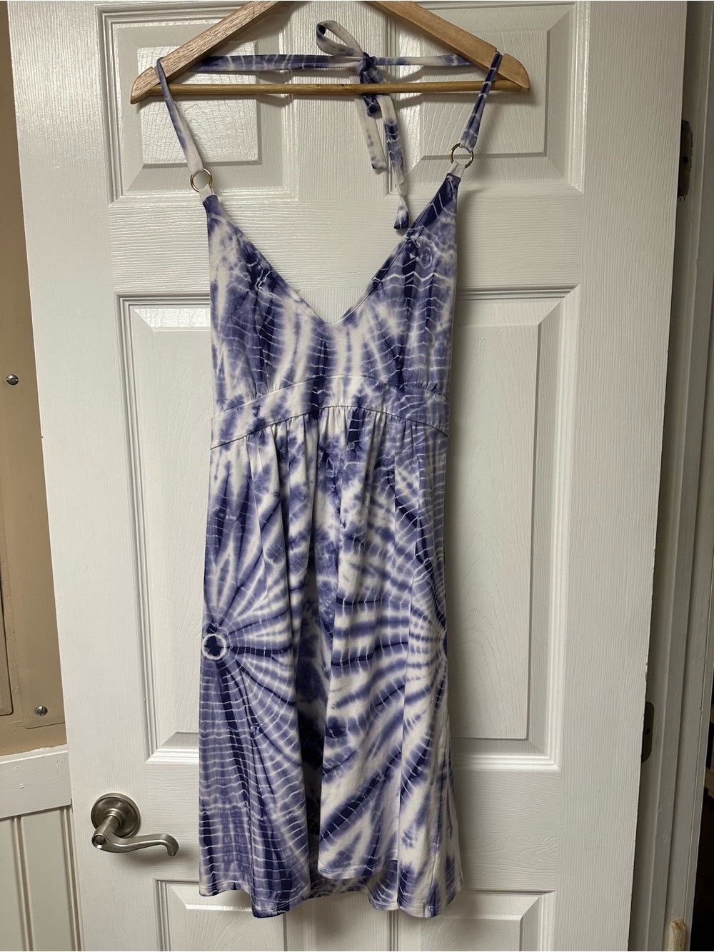 Tie-Dye V-Neck Midi Sundress in Blue and White